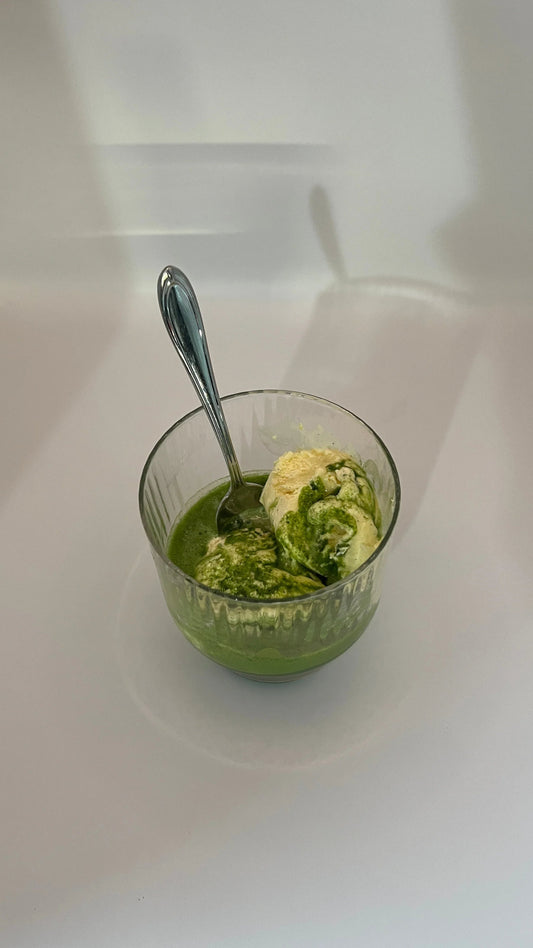 Vanilla Matcha Affogato – Das perfekte Dessert aus Matcha & Vanille - Syrutopia